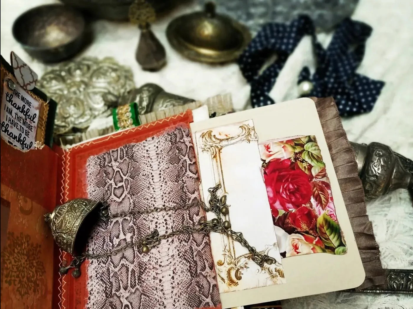 Inside The Fabric Lapbook Journal: pockets, tags, lace and photo mats (1 of 10)